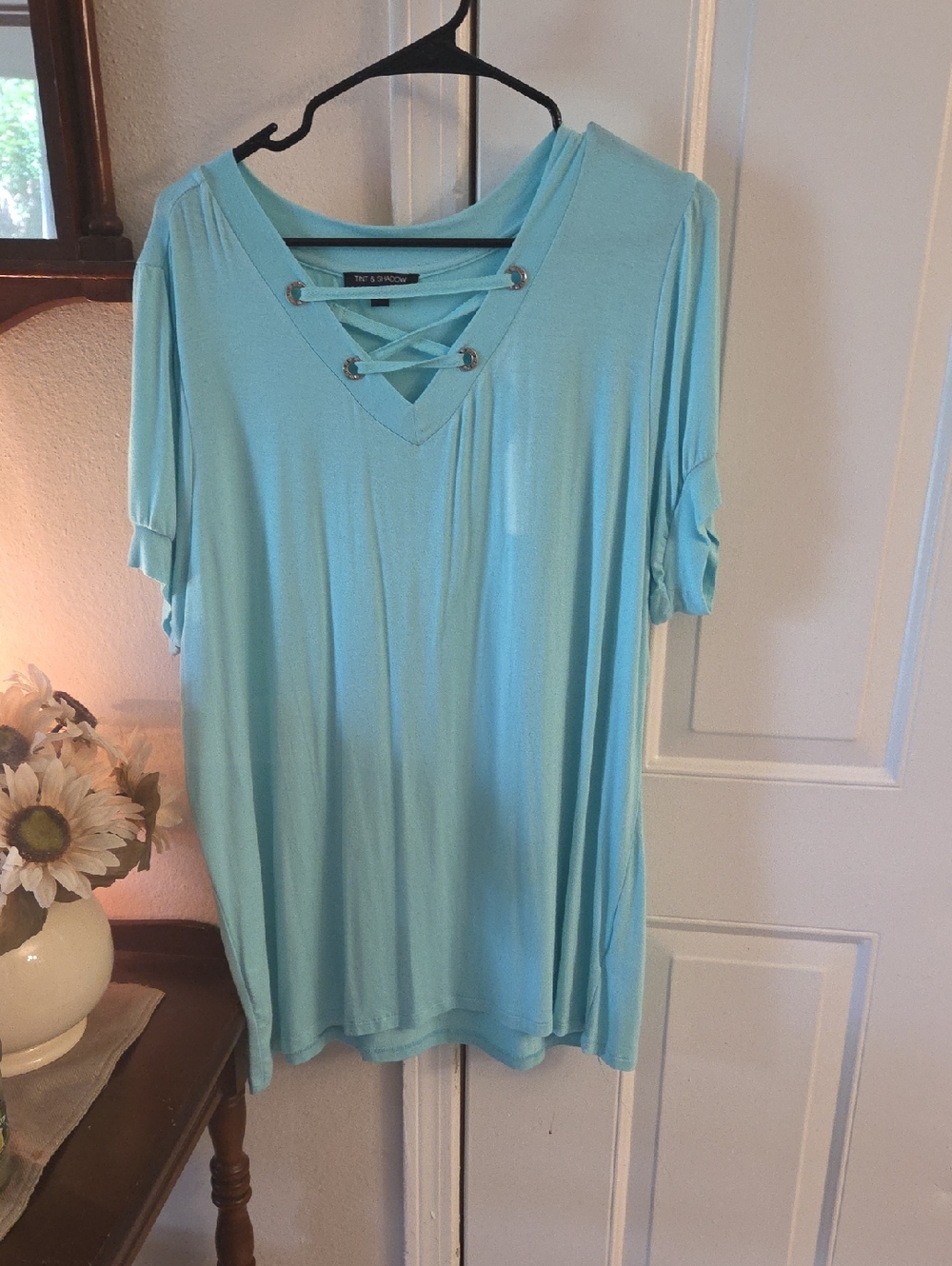 Nwot Aqua Lace-Up V‑Neck Short Sleeve Tee - Women's